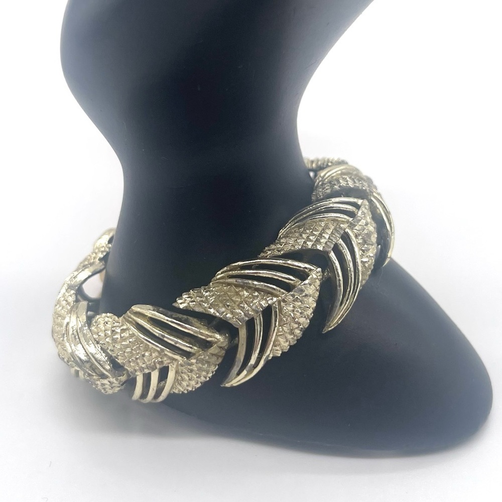 Coro Vintage Pegasus Elegant Silver Women's Bracelet